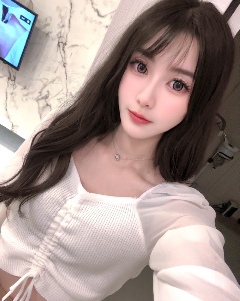 A2087 照片1932张 视频136个 台湾 气质白富美 少妇宝妈 带娃 生活日常 美妆 旅游 生活素材丰富