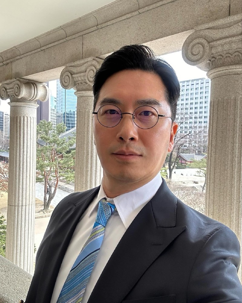 D050 照片471张 视频0个 韩国 大叔 文艺 正装 健身 自拍多 生活场景丰富 生活日常  风景