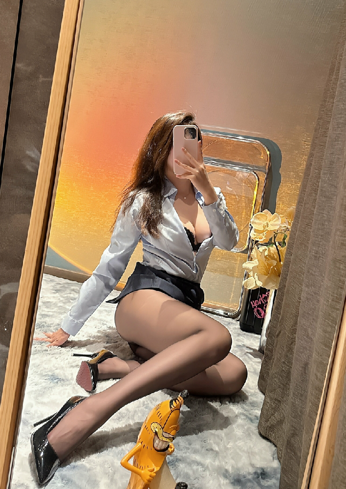G204 照片1143张 视频124个 同人私密 不露脸 御姐 丝袜 高跟鞋 职业装 正装 空姐 自拍 极度诱惑自拍。