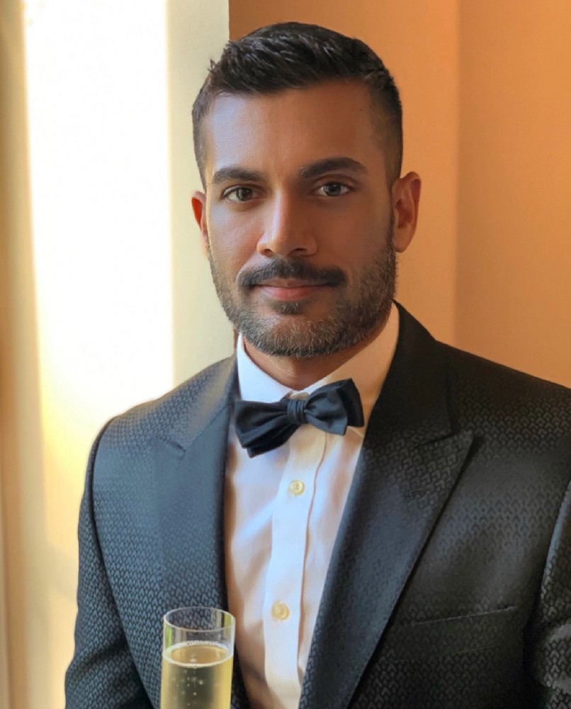 F309 照片1791张 视频32个 曝光量低，印度高种姓中年男长居美国🇺🇸，部分法国/墨西哥等其他国家旅行素材。个人日常动态丰富，聚会/晚宴/游艇/乐器等均有，较多与母亲/亲友互动合拍，八个10秒以上自拍视频