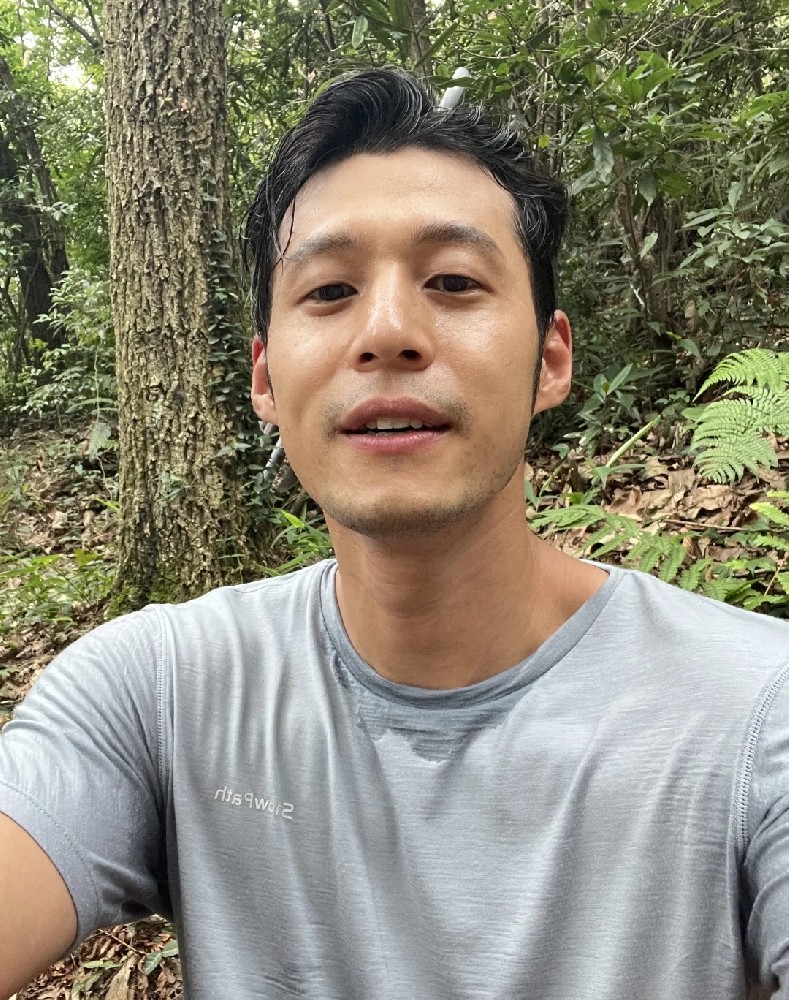 D036 照片372张 视频148个 中国男 气质成熟帅哥 生活日常 旅游