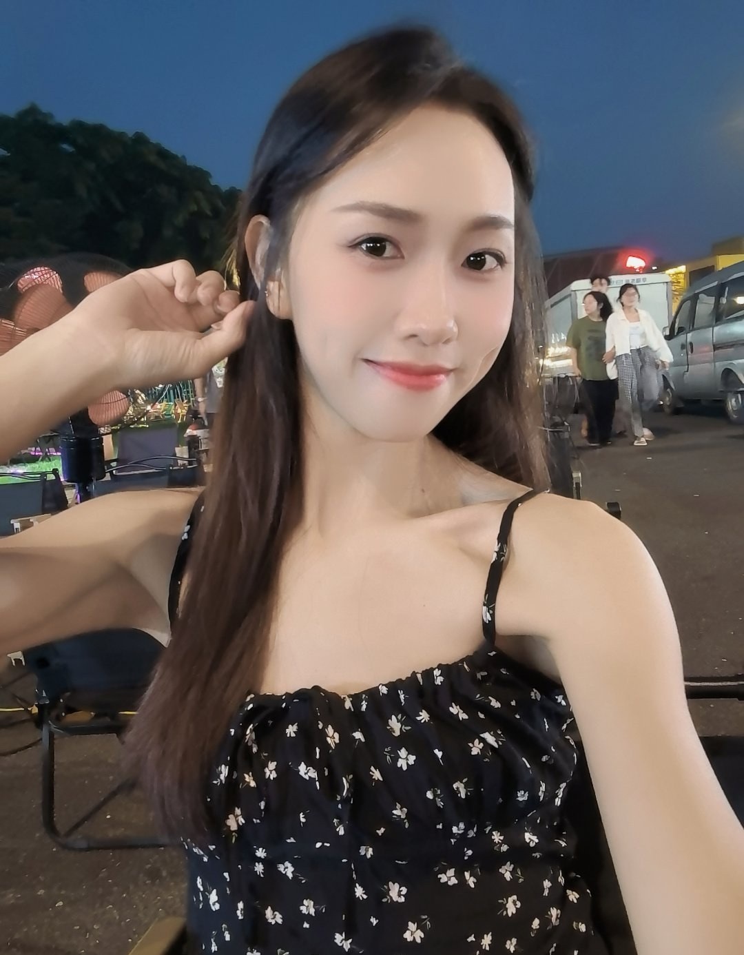A1041 照片487张 视频45个 中国女 年轻少妇 生活日常 旅游 美食 真实 视频有自拍 视频包含实况Live 曝光度低