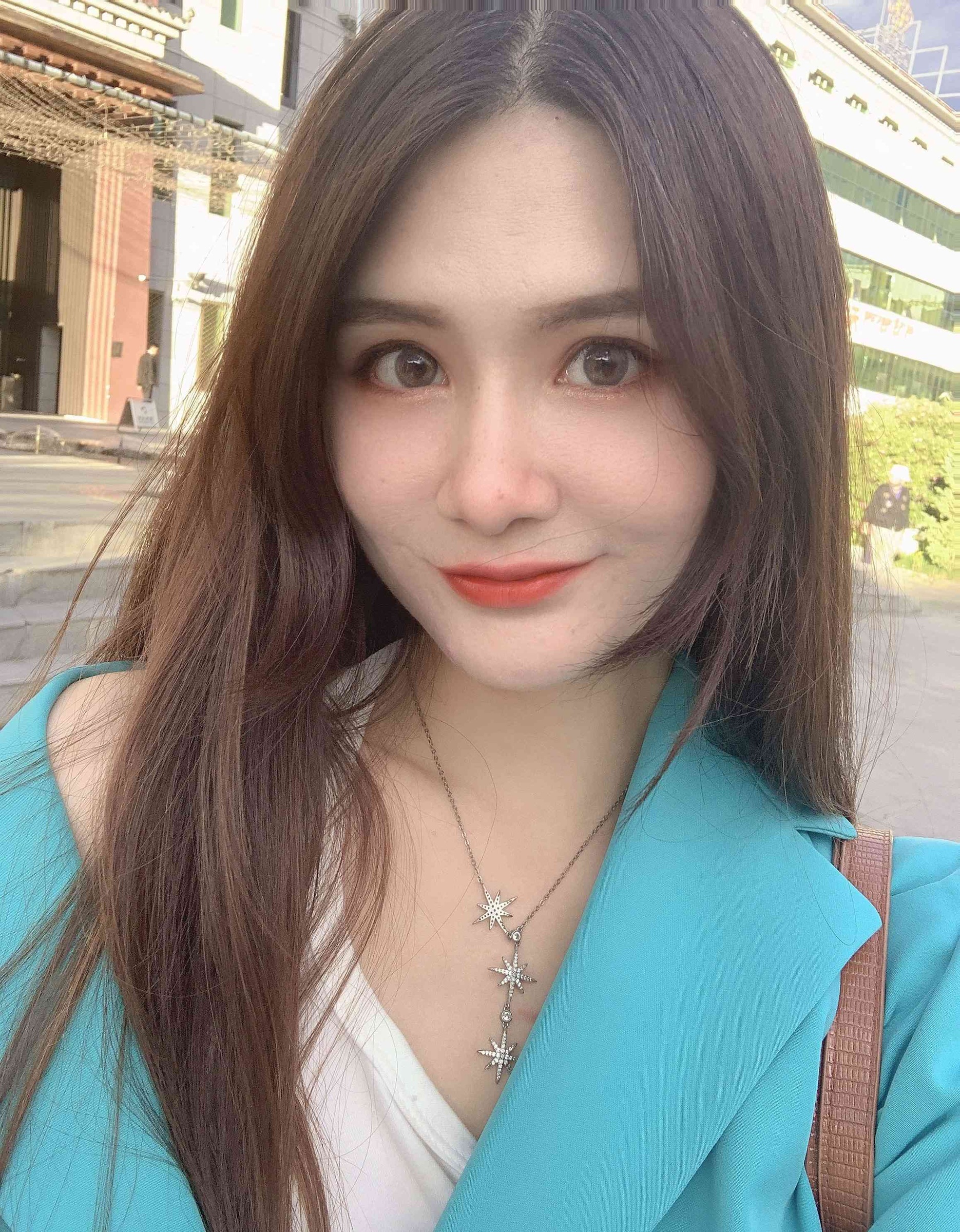 A1045 照片598张 视频144个 中国女 礼仪模特 生活日常 旅游 丝袜 秀身材 秀腿 视频包含实况Live 真实 曝光度低