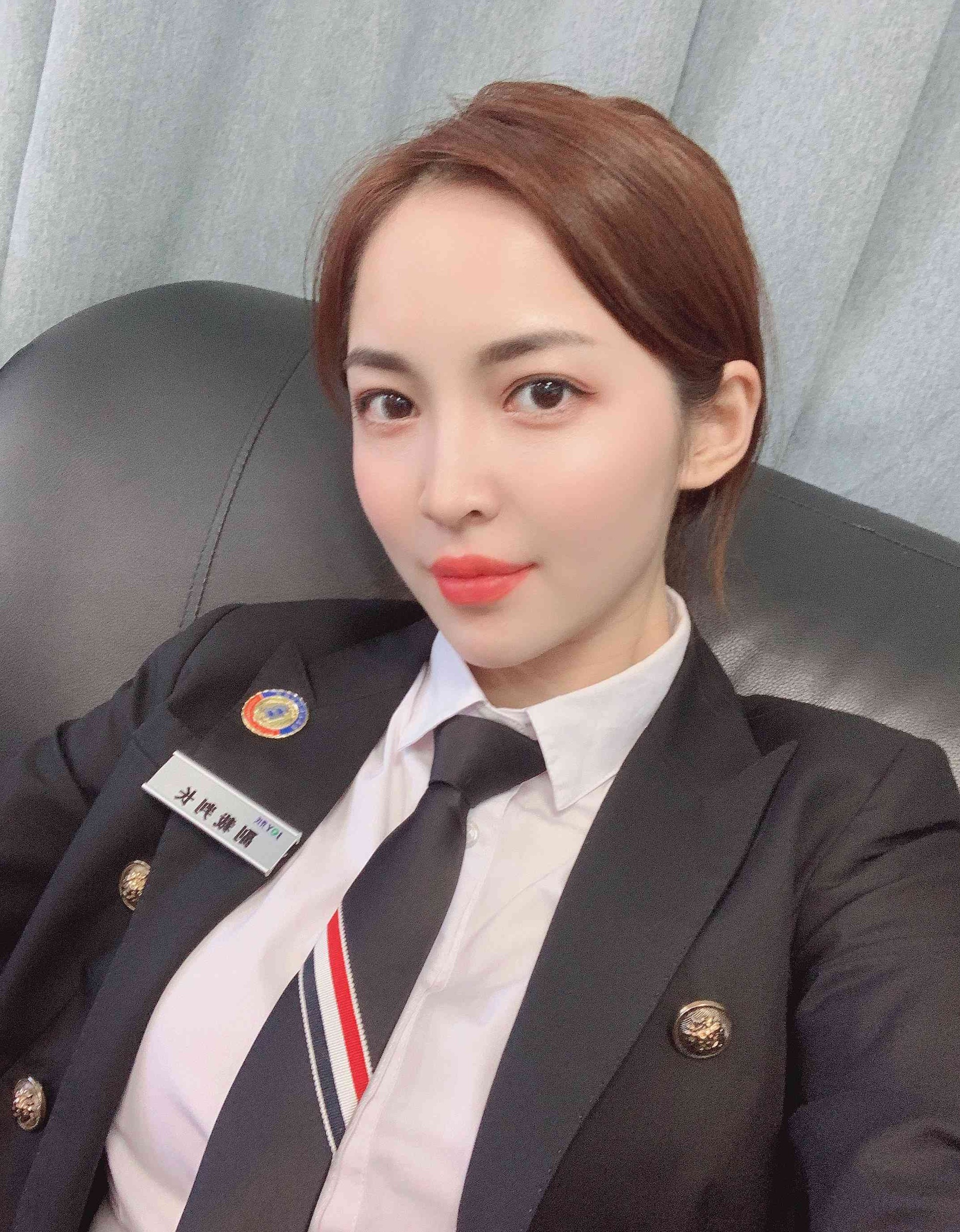 A1065 照片1445张 视频168个 工作 正装 中国女 少妇 台球裁判员 生活日常 旅游 视频包含实况Live