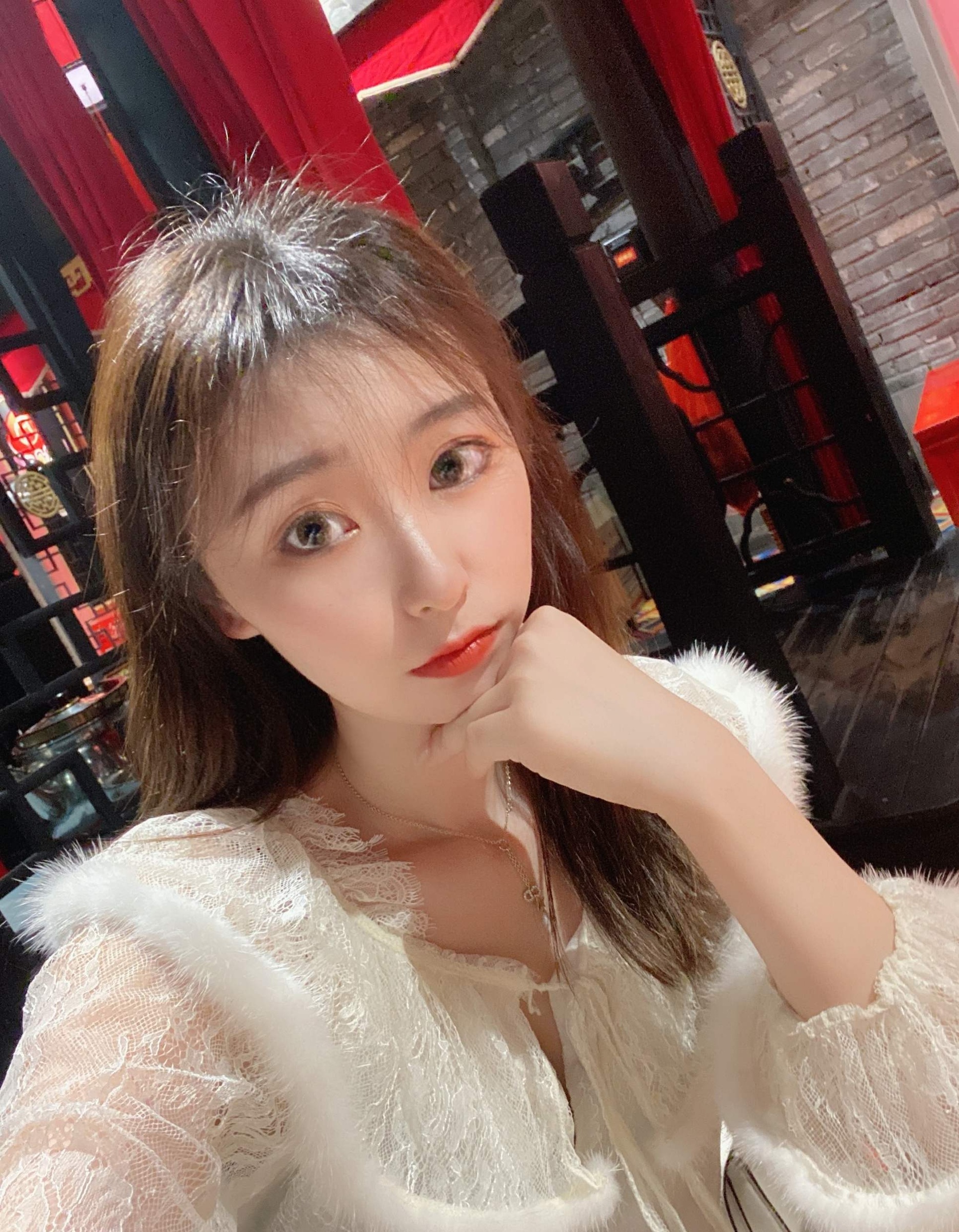 A1078 照片17865张 视频1088个 中国女 少妇 生活日常 旅游 美食 穿搭 自拍多 生活素材丰富 视频包含实况Live