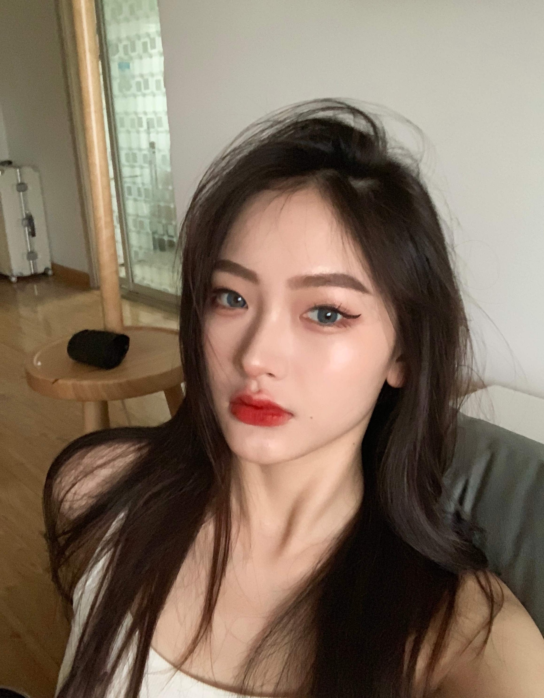 A1083 照片2353张 视频213个 中国女 高颜值气质美女 生活日常 旅游 自拍多 视频包含实况Live