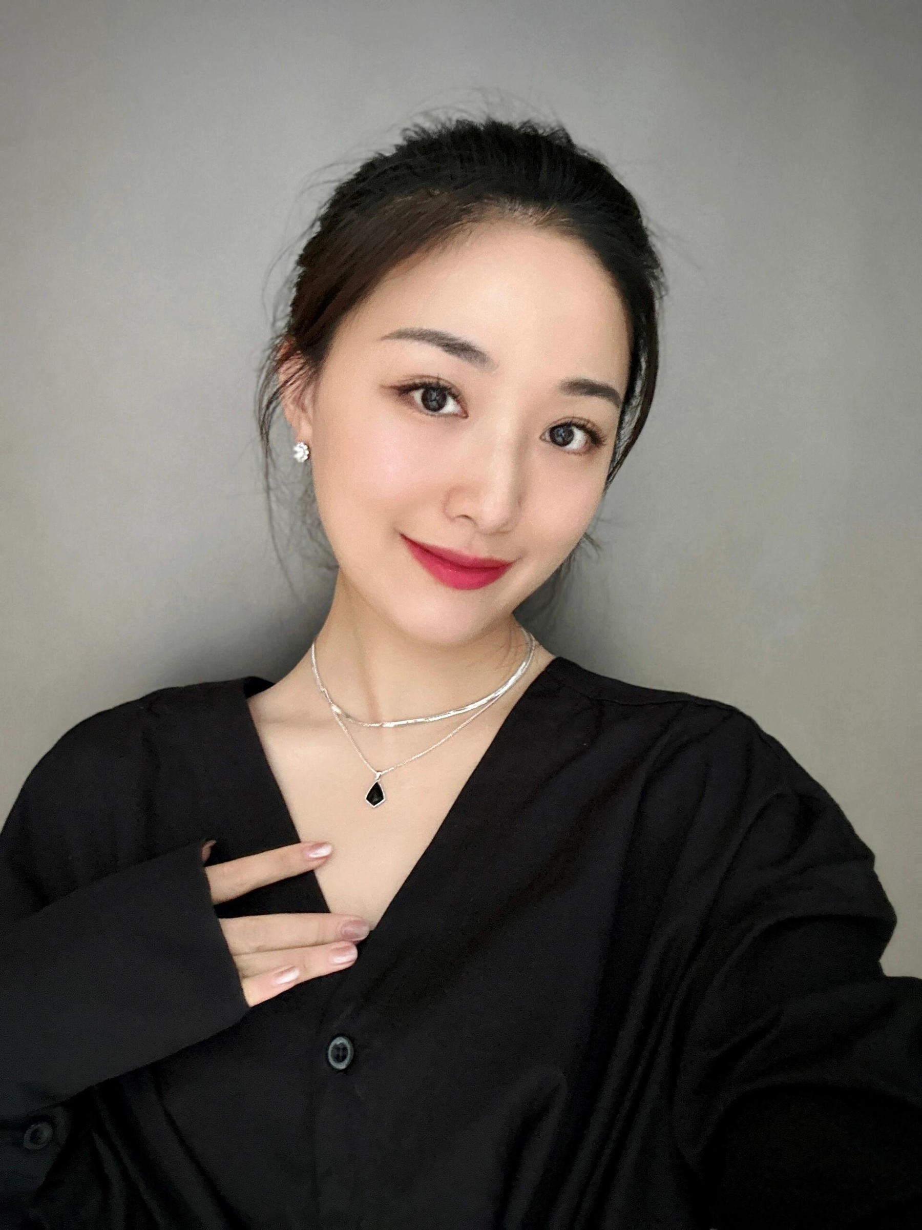 A1061 照片1022张 视频122个 正装 工作 中国女 少妇 真实 自拍较多 户外日常 居家日常 旅游 穿搭 生活场景丰富