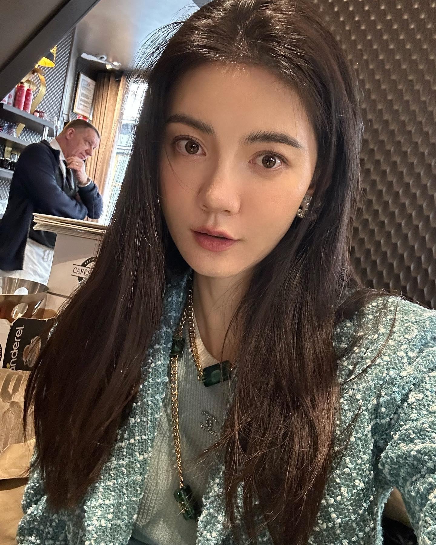 A1090 照片1309张 视频9个 中国女 正装 工作 职业模特 户外日常 穿搭 酒店度假 自拍较多 居家日常 旅游 珠宝 生活场景丰富
