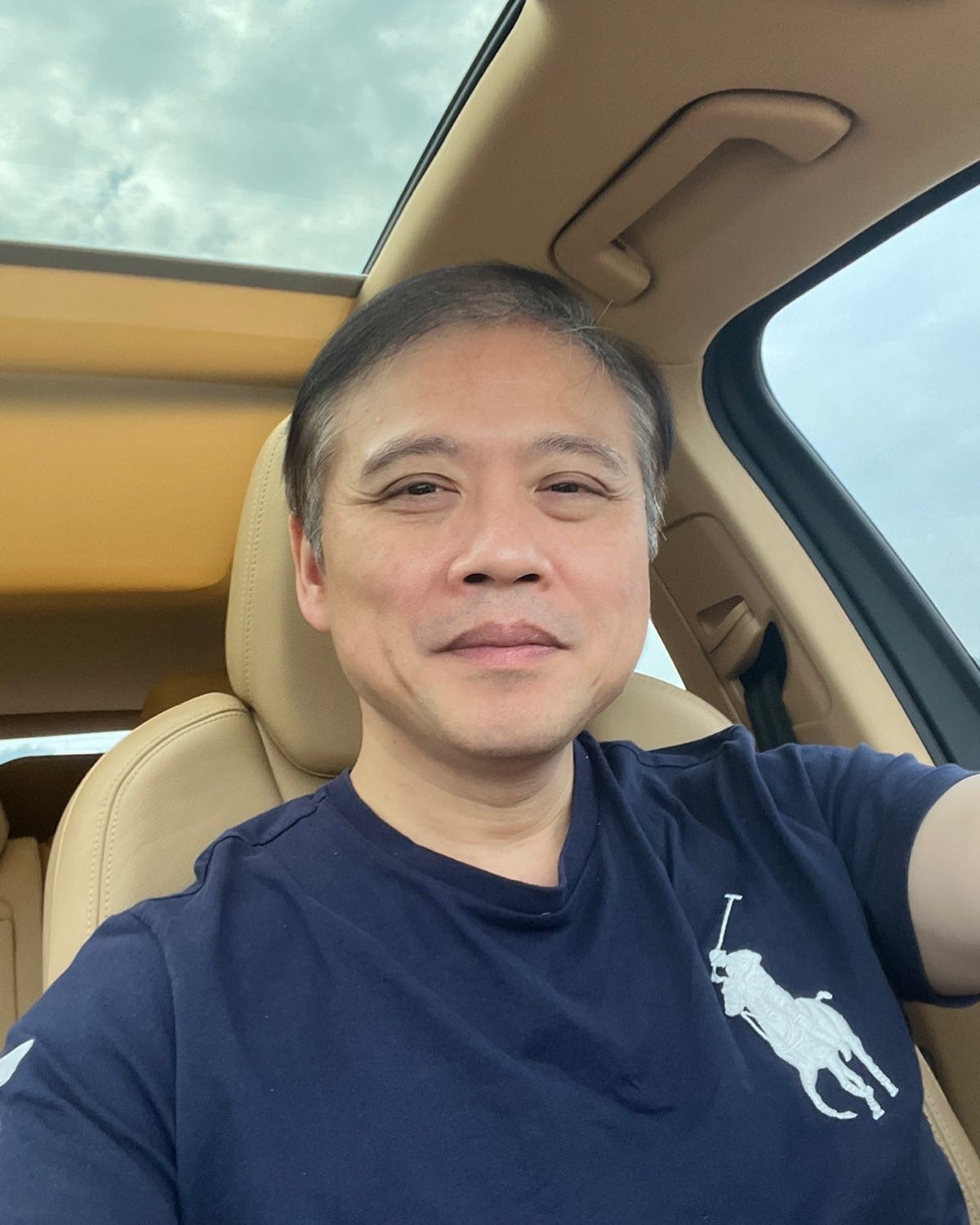 D1012 照片250张 视频42个 台湾 工作 正装 医生 成熟 中老年 职业医生 职业教师 瑜伽 户外日常 自拍较多 骑行 亲子 穿搭 居家日常 宠物 生活场景丰富 曝光度低 粉丝数2000+