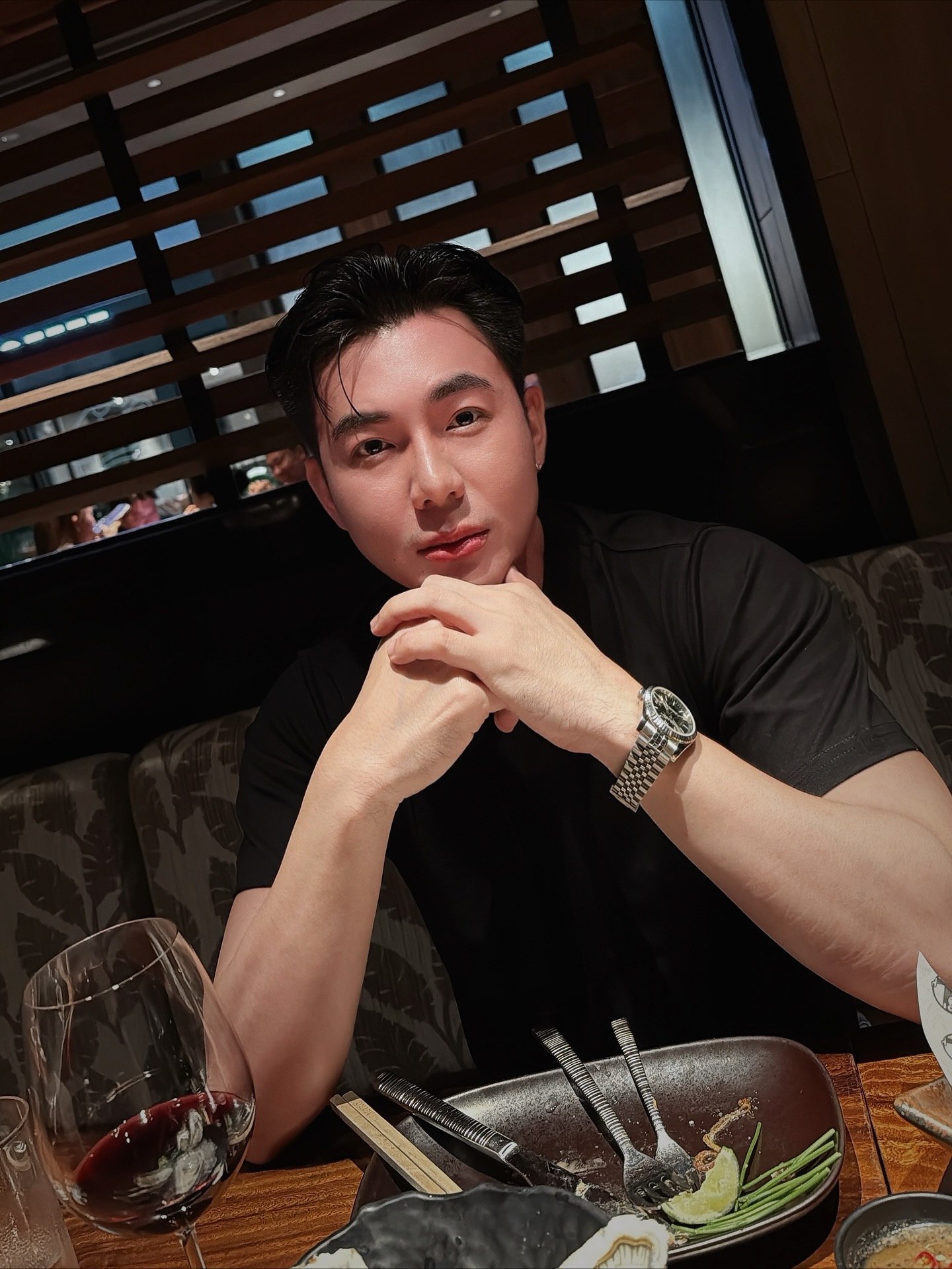 D1037 照片1398张 视频208个 正装 工作 爱好旅行 旅行中国 穿搭 户外日常 自拍较多 旅游 美食 居家日常 酒店度假 瑜伽 海边 骑行 珠宝