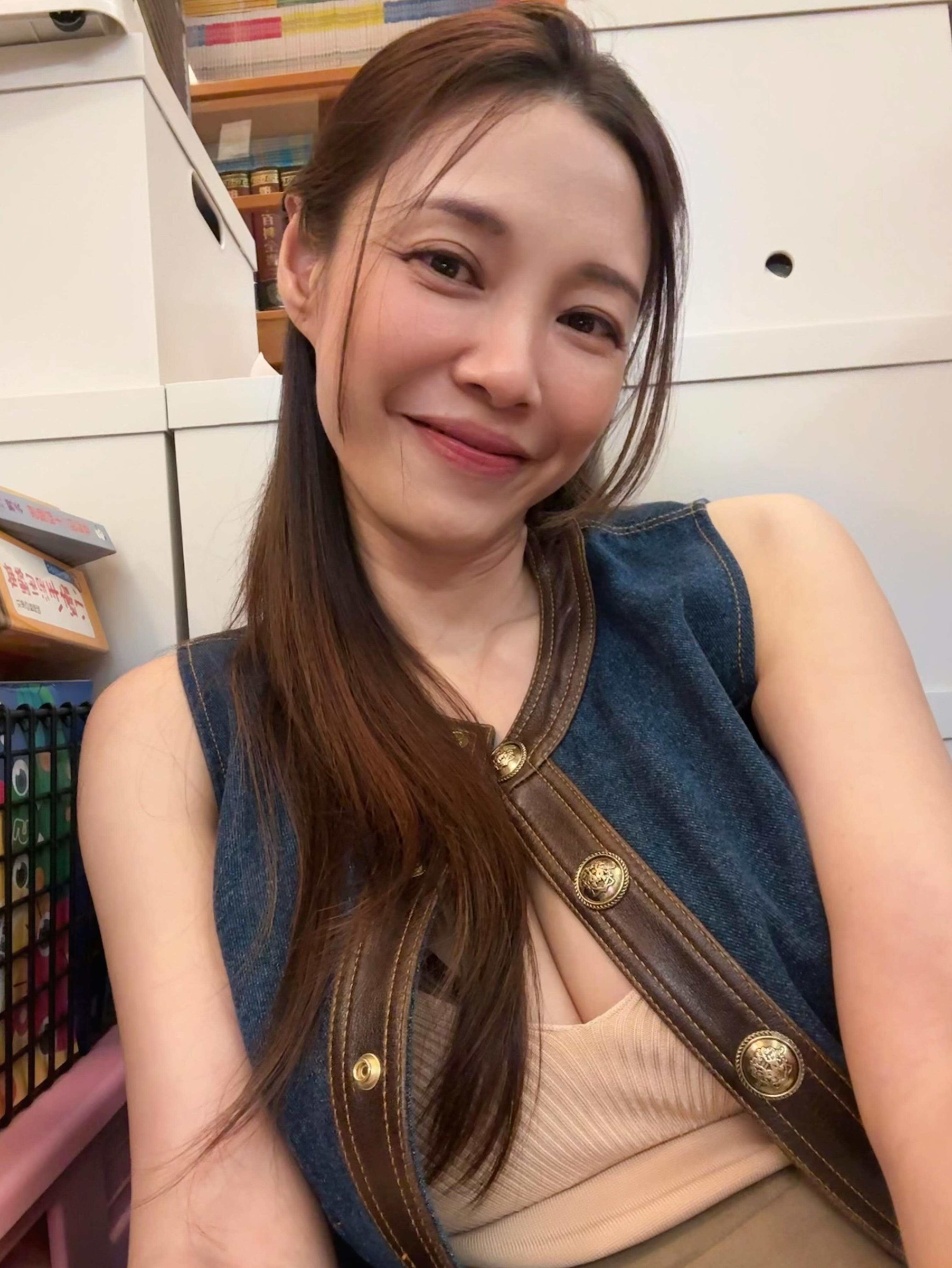 D1043 照片9646张 视频56个 台湾 气质少妇 成熟美女 宝妈 生活日常 旅游 带哇 瑜伽 健身 比基尼 性感照 精品 自拍多 自拍视频多 生活素材丰富