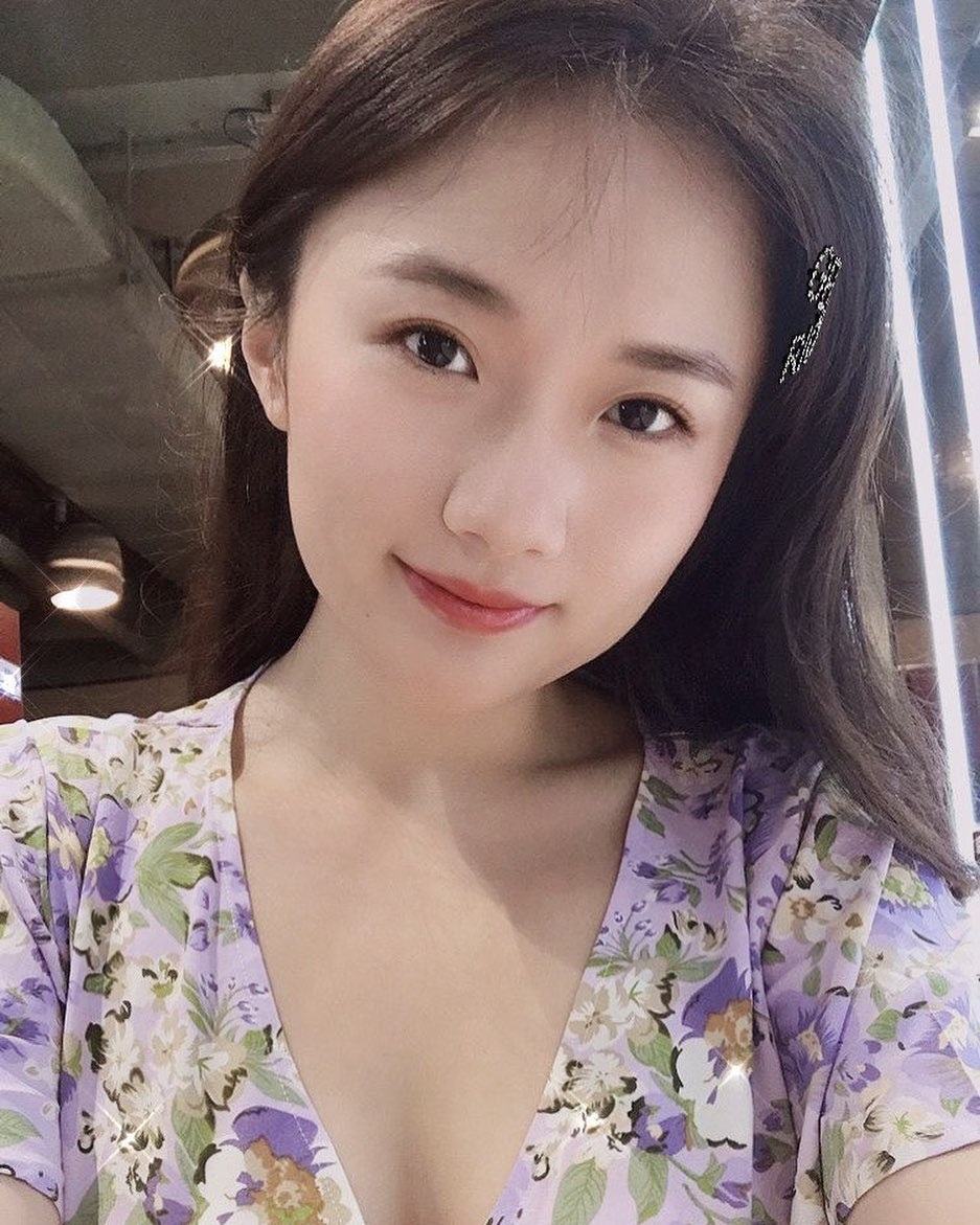 A1139 照片1730张 视频116个 中国香港 正装 工作 职业博主创作者 爱好旅行 爱好健身 户外日常 旅游 海边 自拍较多 瑜伽 穿搭 酒店度假 海钓 居家日常 骑行 美食