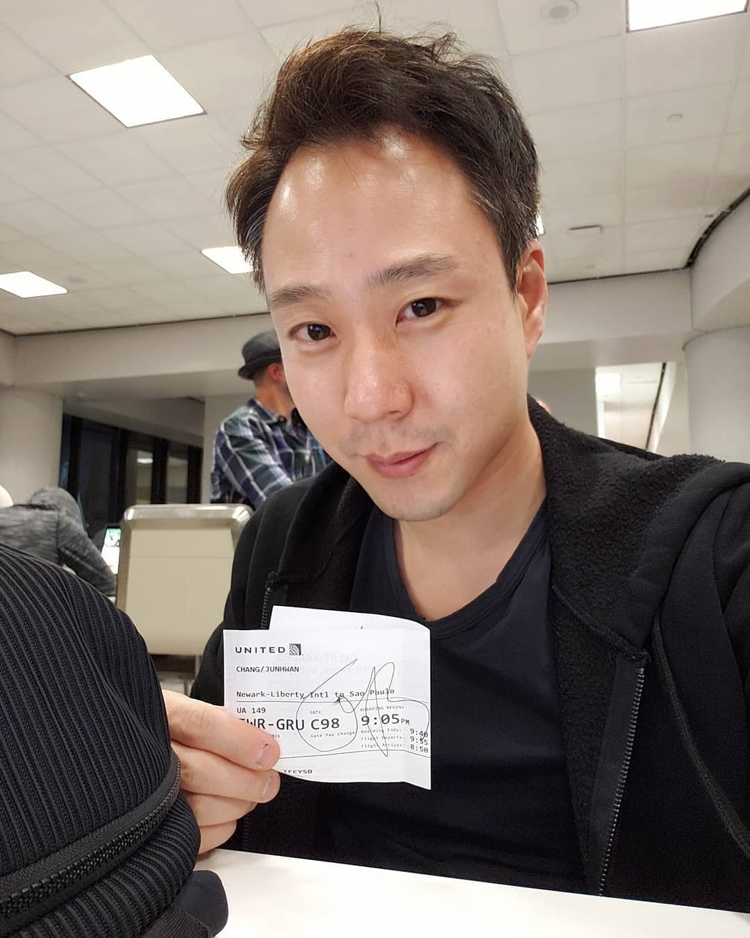 D1099 照片1087张 视频24个 美国 工作 正装 亚裔 职业企业创始人 职业投资从业 艺术展览 骑行 生活场景丰富 曝光度低 粉丝数1000+