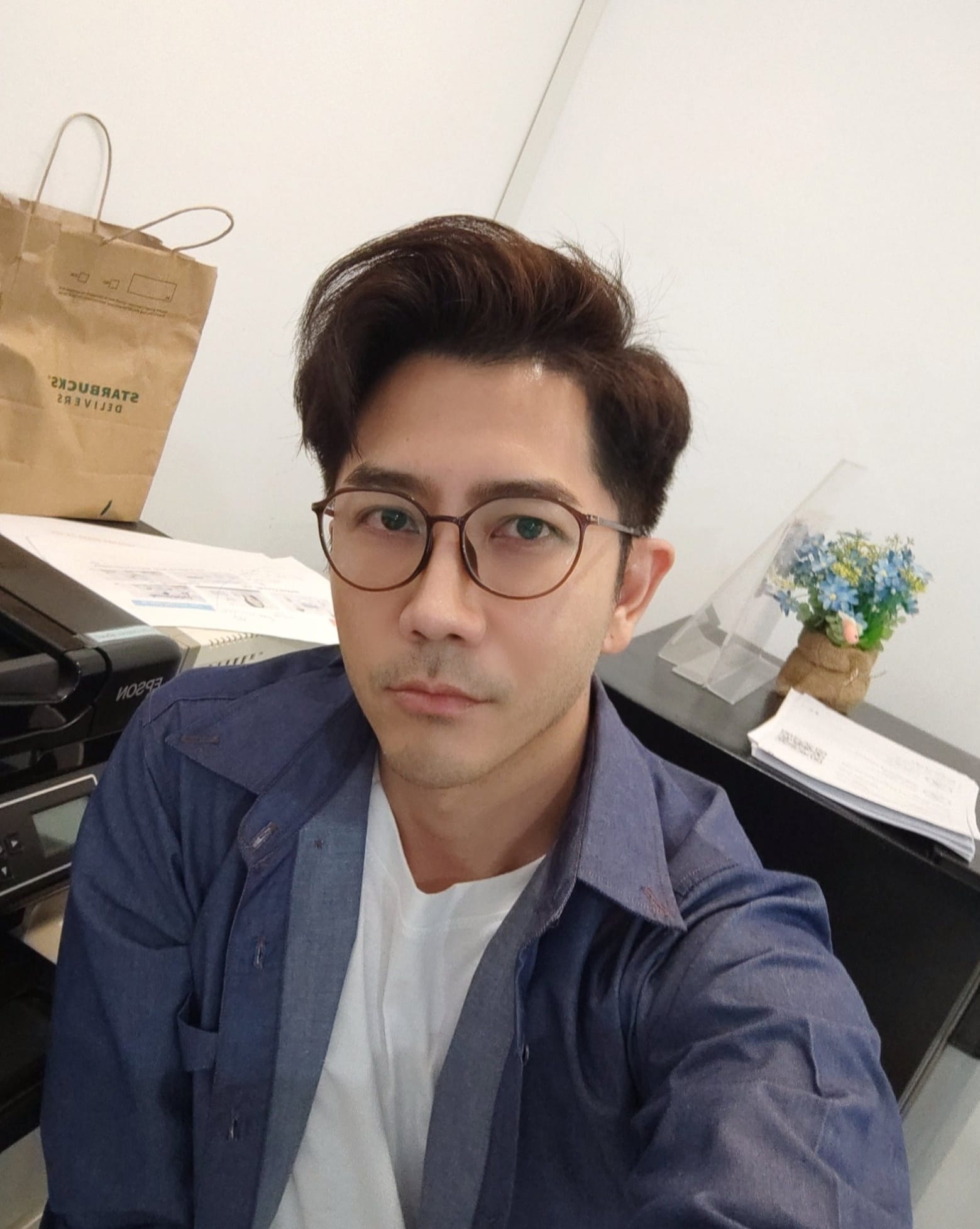 D1121 照片3518张 视频664个 泰国 正装 工作 职业模特 爱好旅行 爱好健身 自拍较多 生活场景丰富