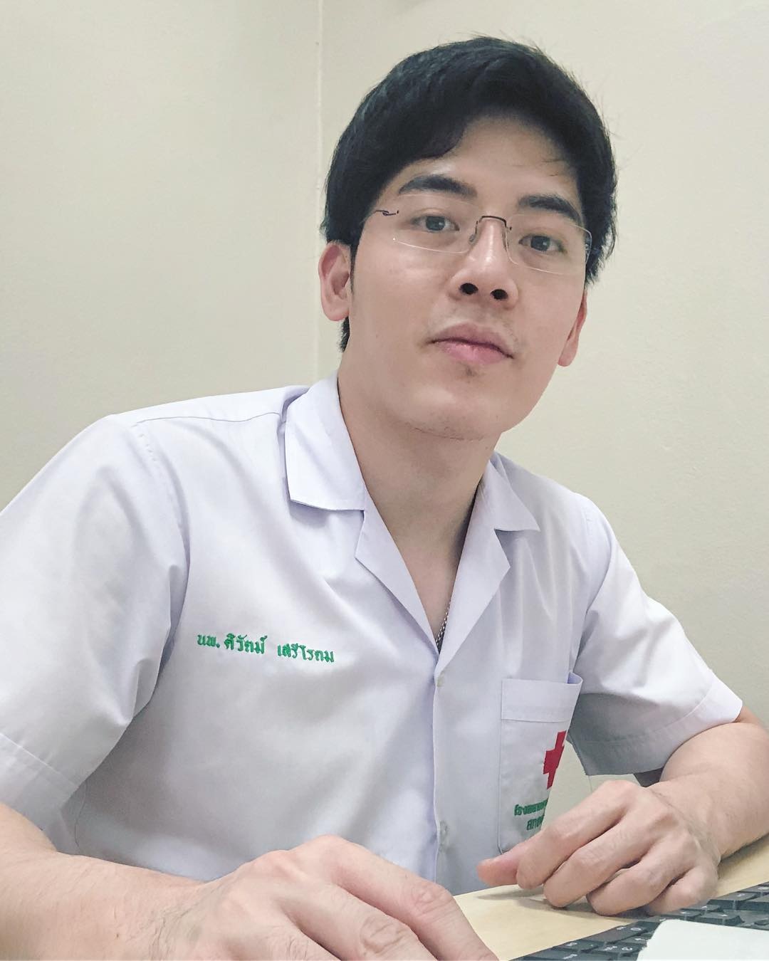 D1124 照片4774张 视频181个 泰国 工作 正装 职业医生 爱好旅行 爱好健身 自拍较多 户外日常 美食 旅游 居家日常 穿搭 骑行 瑜伽 亲子 酒店度假 宠物